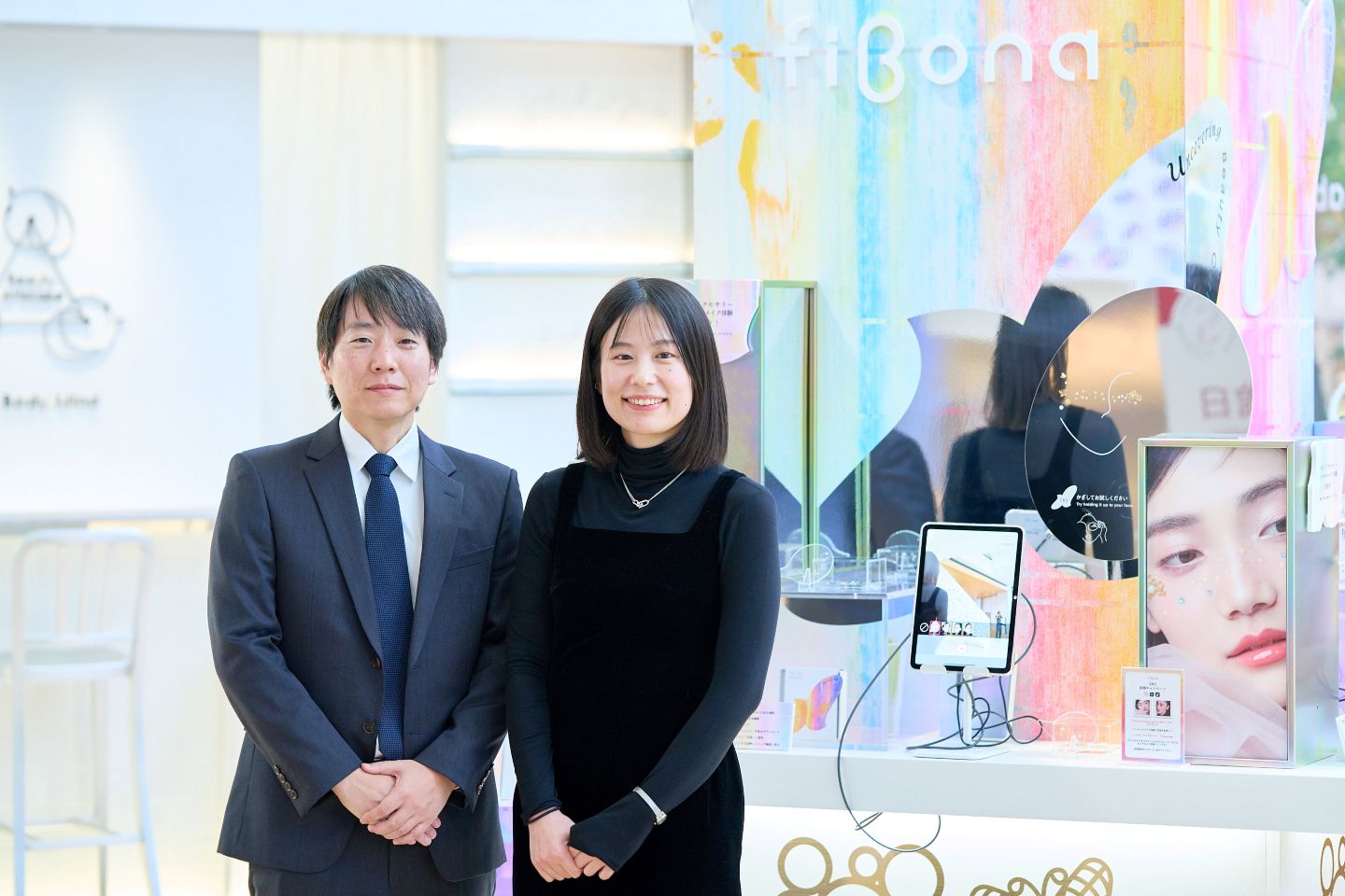 「スキンアクセサリー™」のAR体験イベント開催、
 TOPPANと共創した「fibona Lab」の新たな場づくり