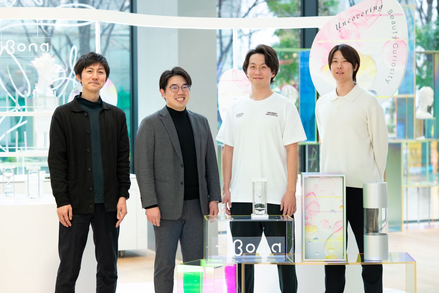 Formulated with the highest concentration*¹ of glycylglycine in Shiseido’s history,
“Fluid Serum #1” for refined texture and pore care.
A minimalist development challenge taken on by fibona researchers.