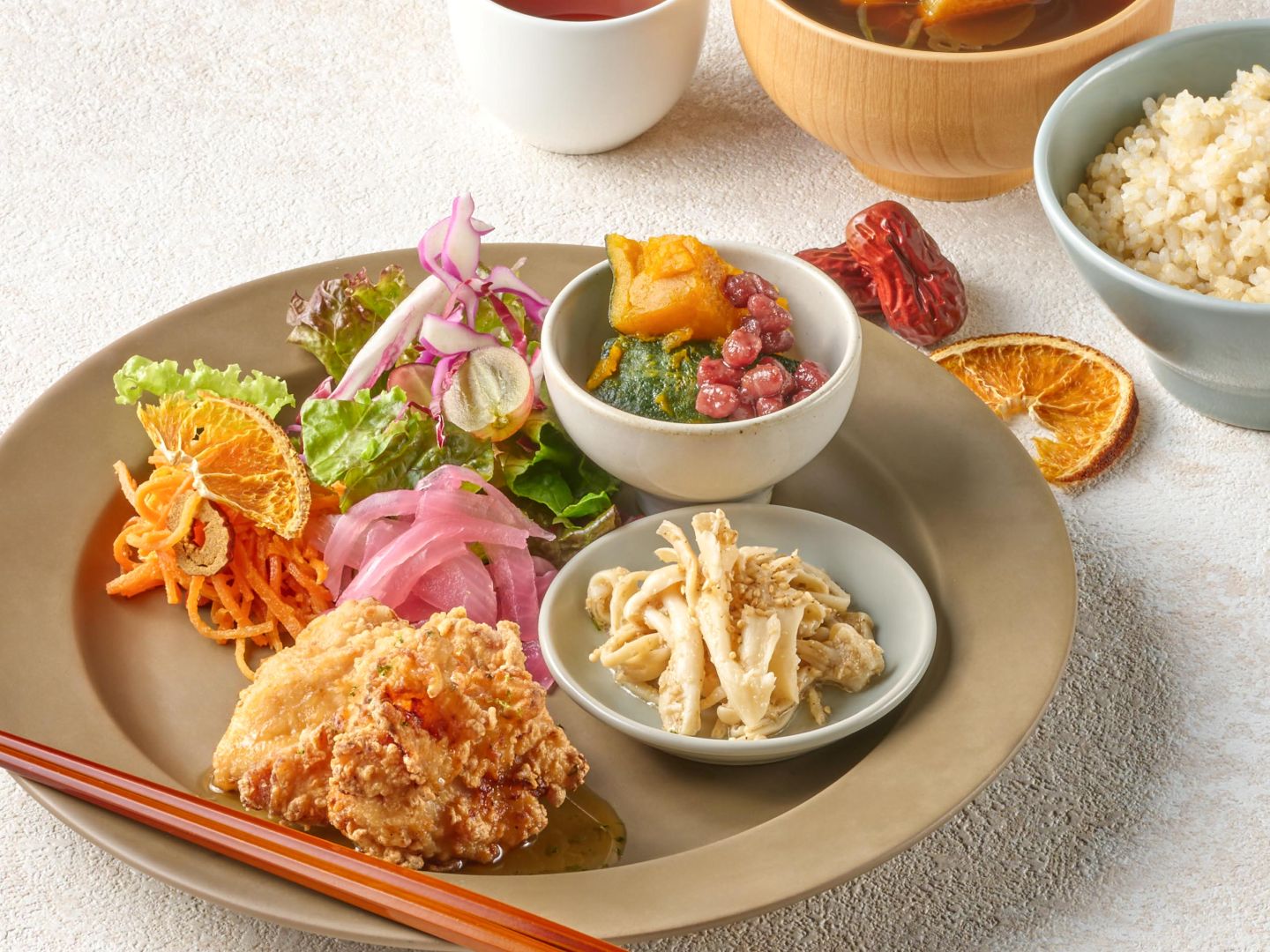 塩麹チキンの米粉唐揚げ ゆずソースかけ
